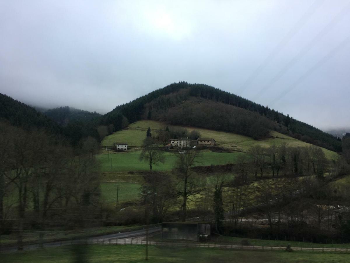 Le Chatel En Beaujolais
